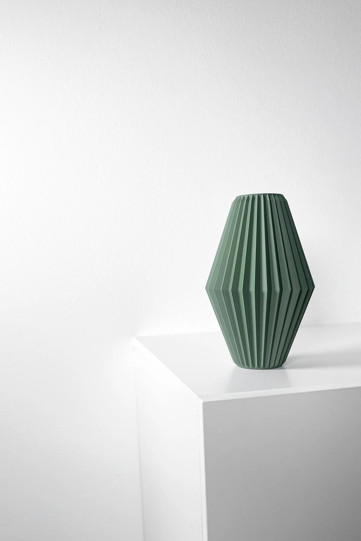 The Amoura Vase - Image 3