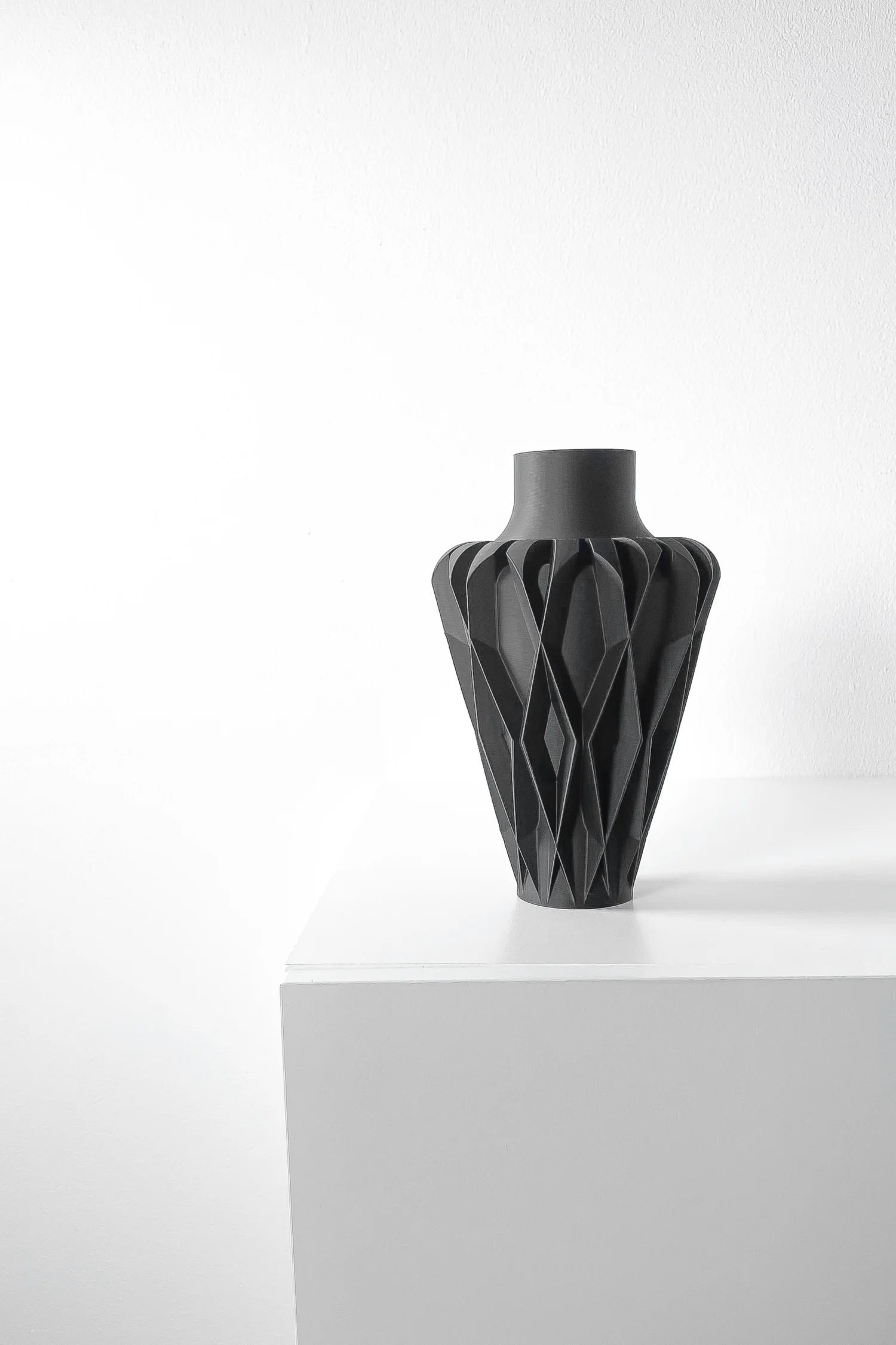 The Rylor Vase - Image 2